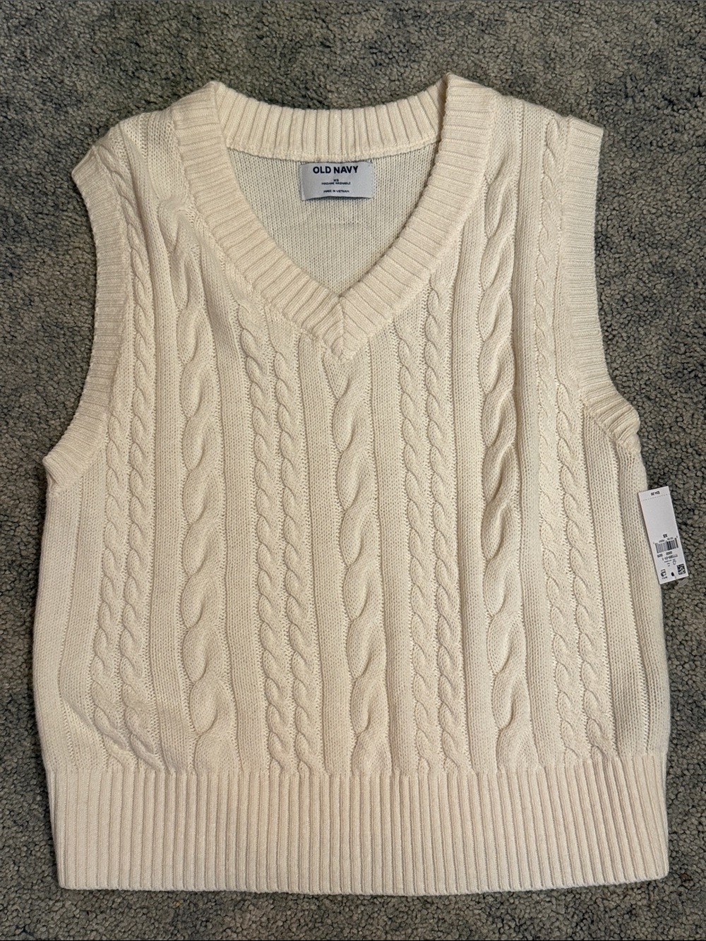 Old Navy Cream Cable-Knit V-Neck Sweater Vest